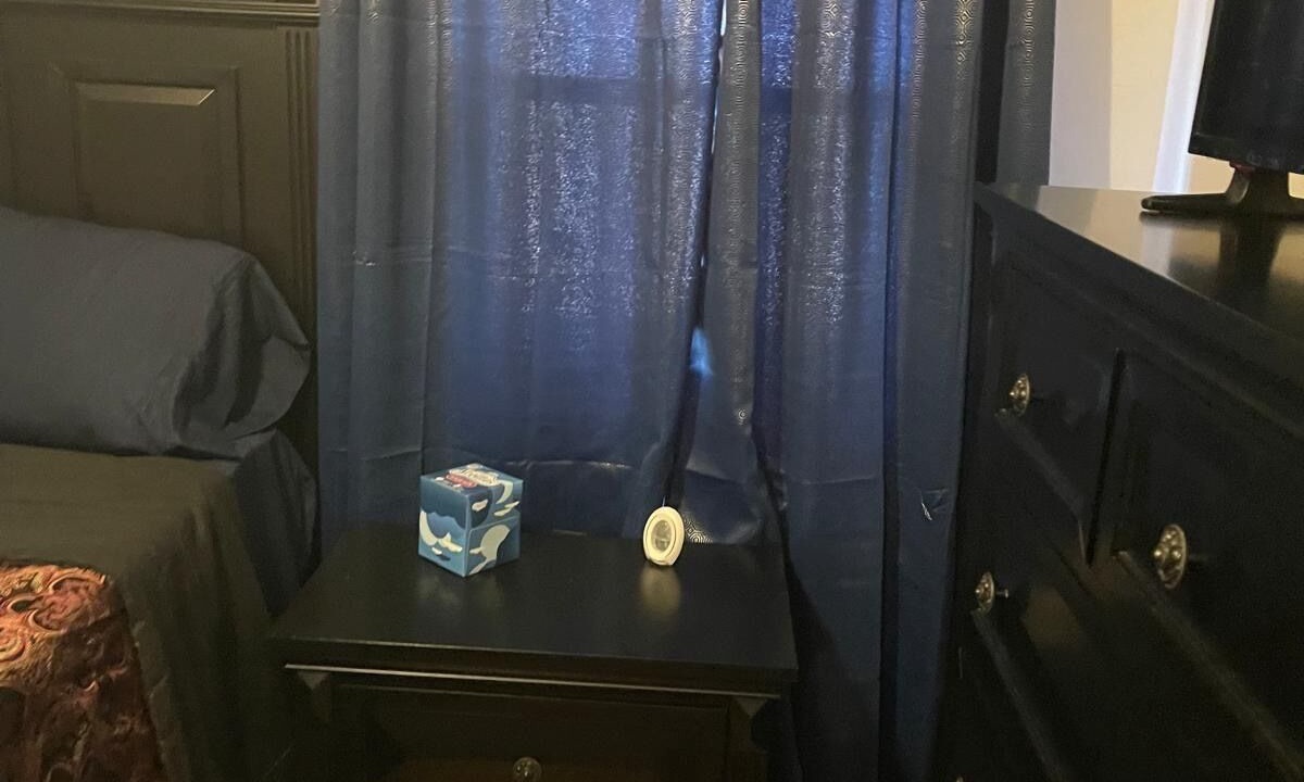 Photo of Bedroom in Alden Manor