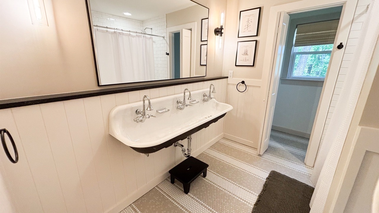 Photo of Bathroom in South Belmont