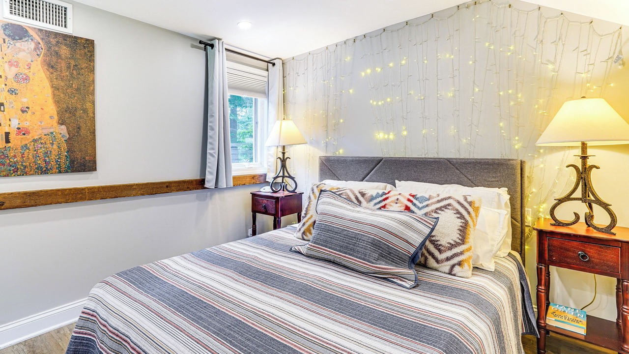 Photo of Bedroom in Redding Ridge
