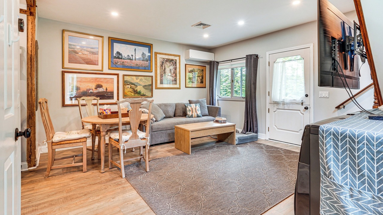 Photo of Bedroom in Redding Ridge