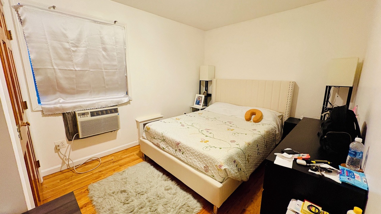 Photo of Bedroom in Murray Hill