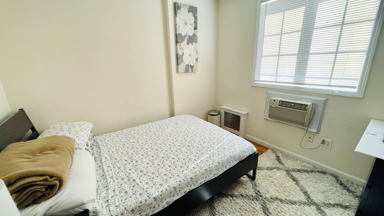 Photo of Bedroom in Murray Hill