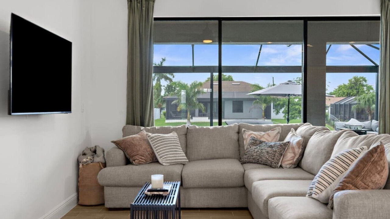 Photo of Livingroom in Pelican