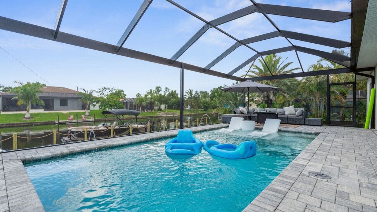 Photo of Outdoor in Pelican