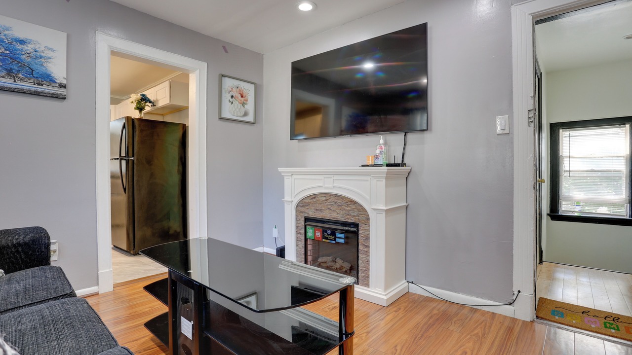 Photo of Bedroom in Teaneck