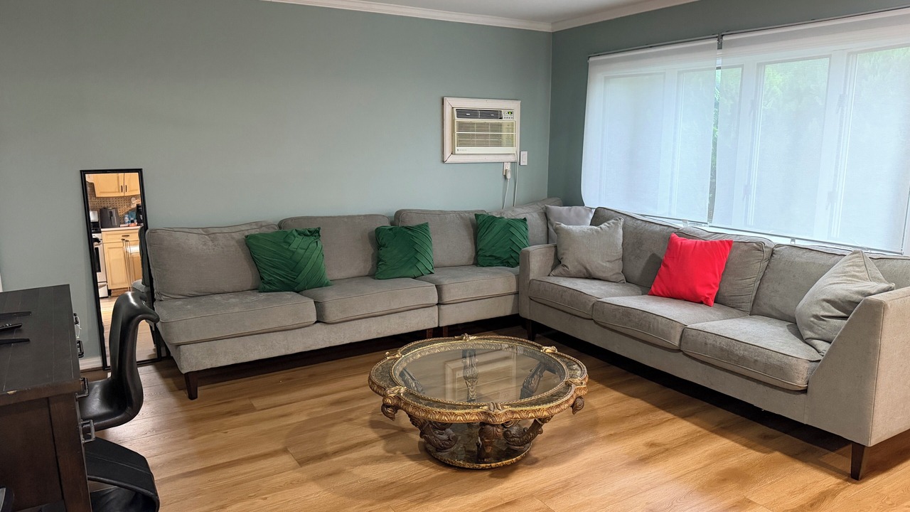 Photo of Livingroom in Elmont