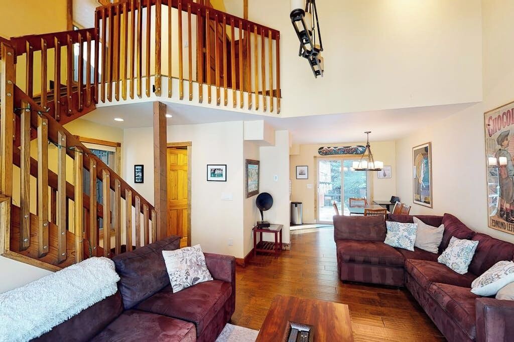 Photo of Livingroom in Intermountain
