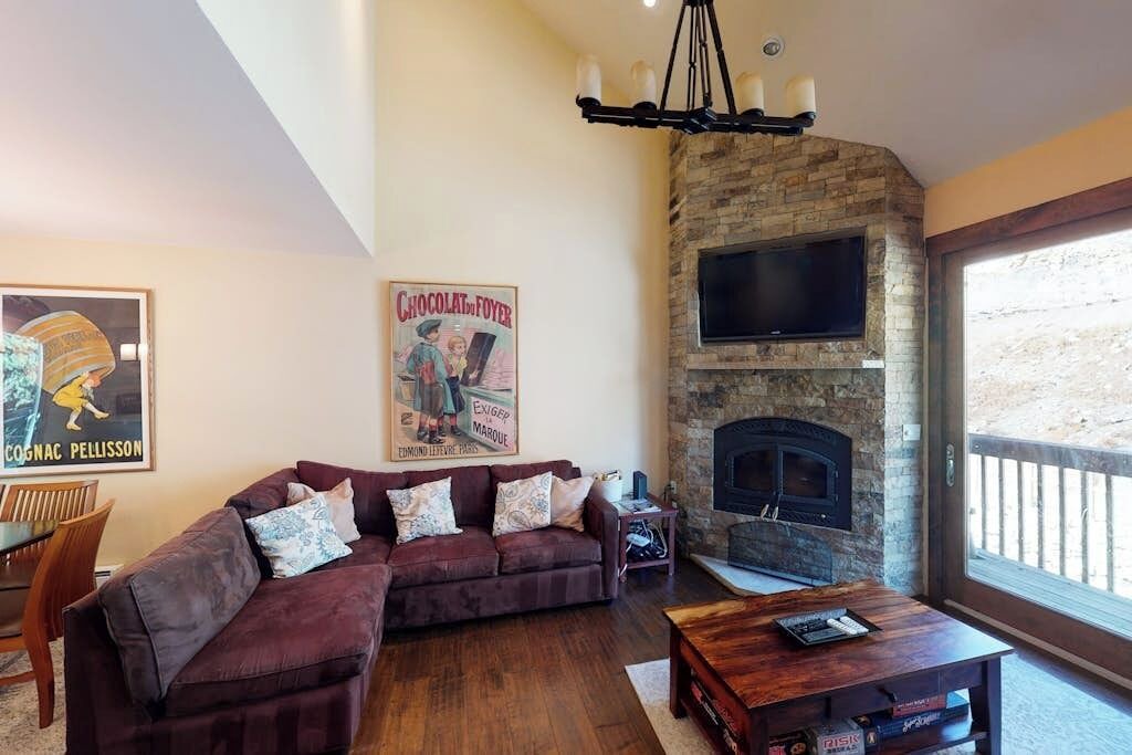 Photo of Livingroom in Intermountain