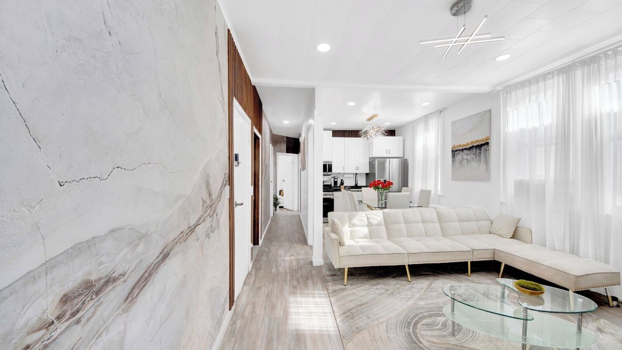 Photo of Livingroom in Southeast Yonkers