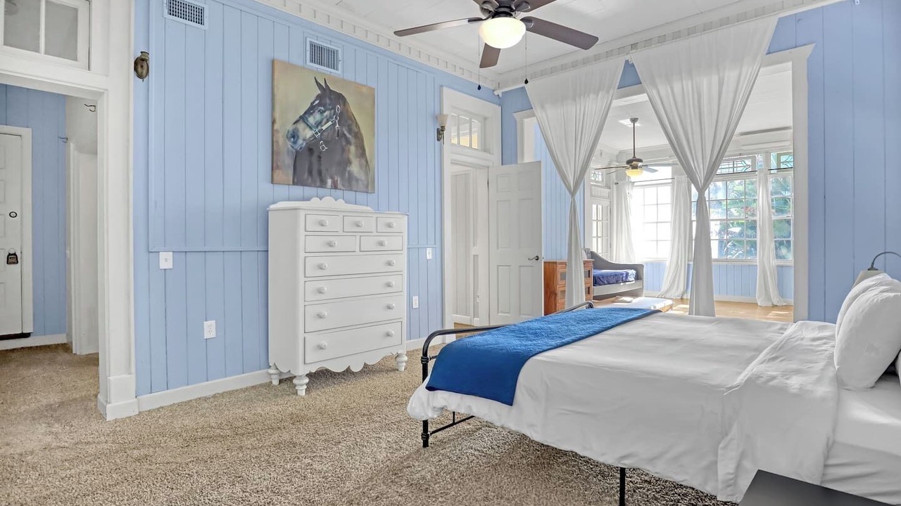 Photo of Bedroom in Tropic