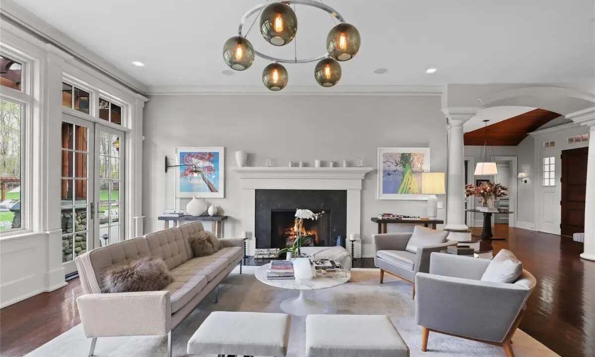 Photo of Livingroom in Bedford