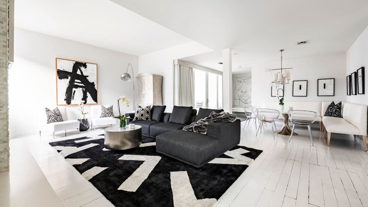 Photo of Livingroom in East Riverside