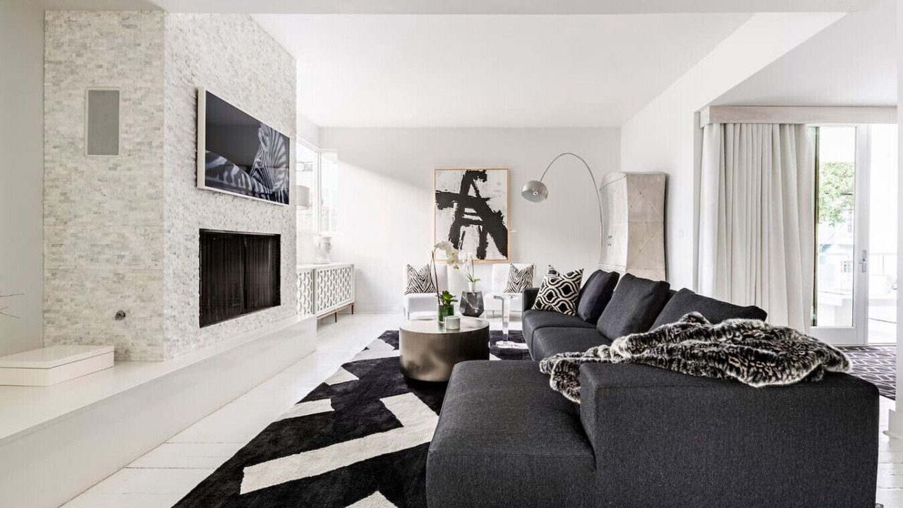 Photo of Livingroom in East Riverside