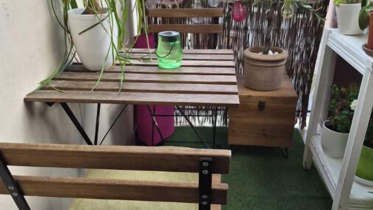 Photo of Outdoor in Novel