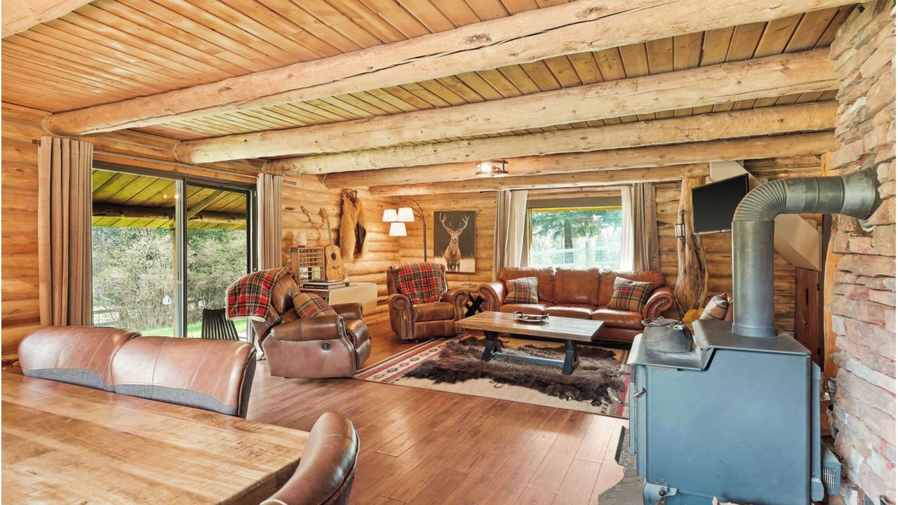 Photo of Livingroom in Condon