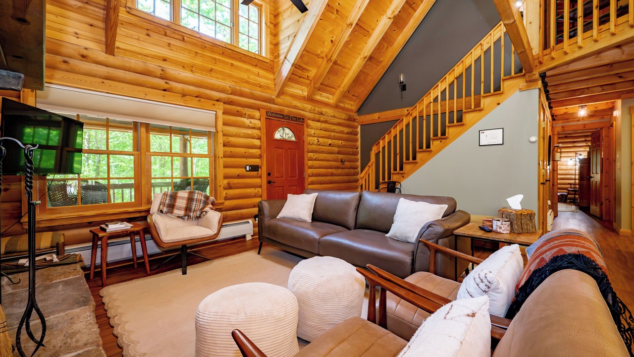 Photo of Livingroom in North Glade Hills