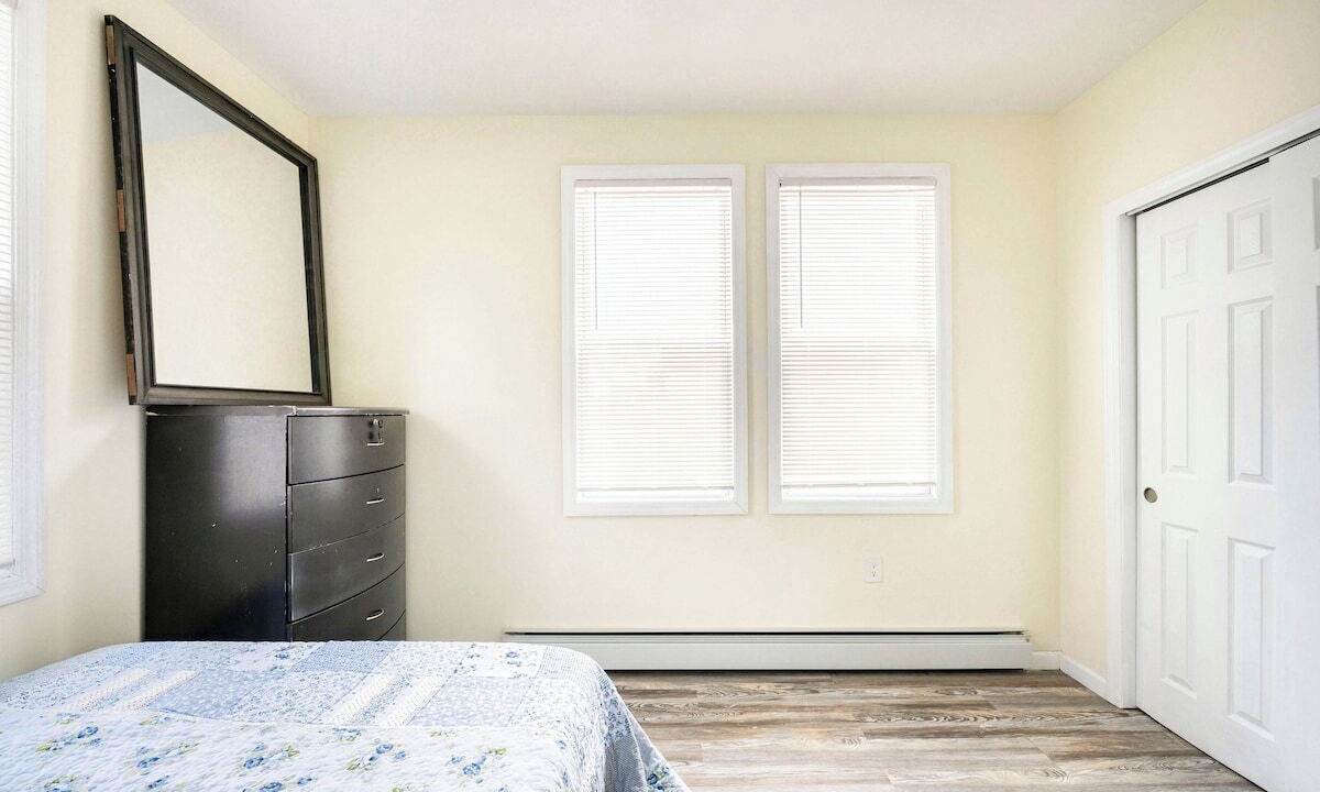 Photo of Bedroom in Jamaica Hills