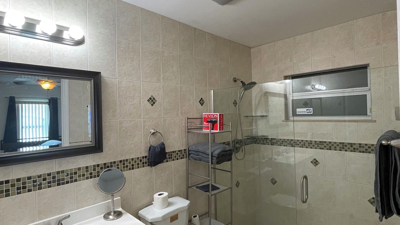 Photo of Bathroom in Country Club Park