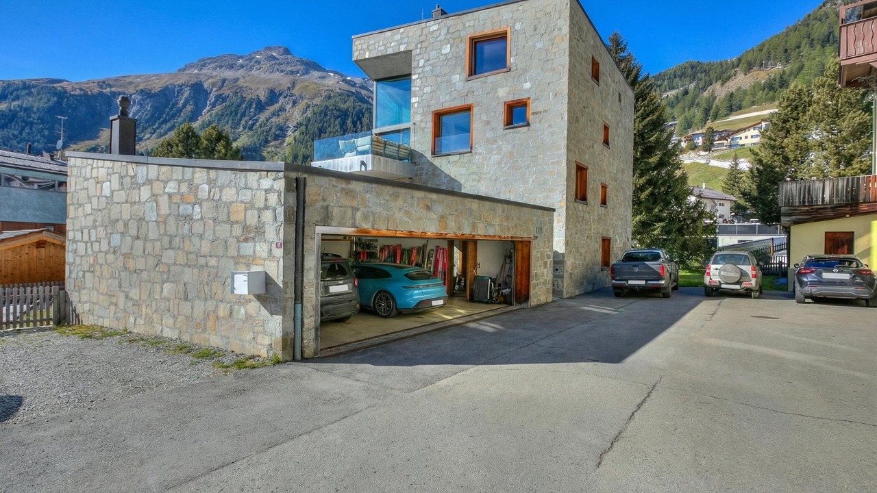 Photo of Outdoor in Samedan