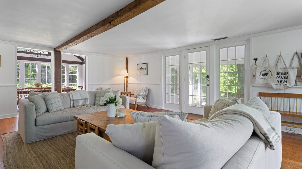 Photo of Livingroom in Bridgewater