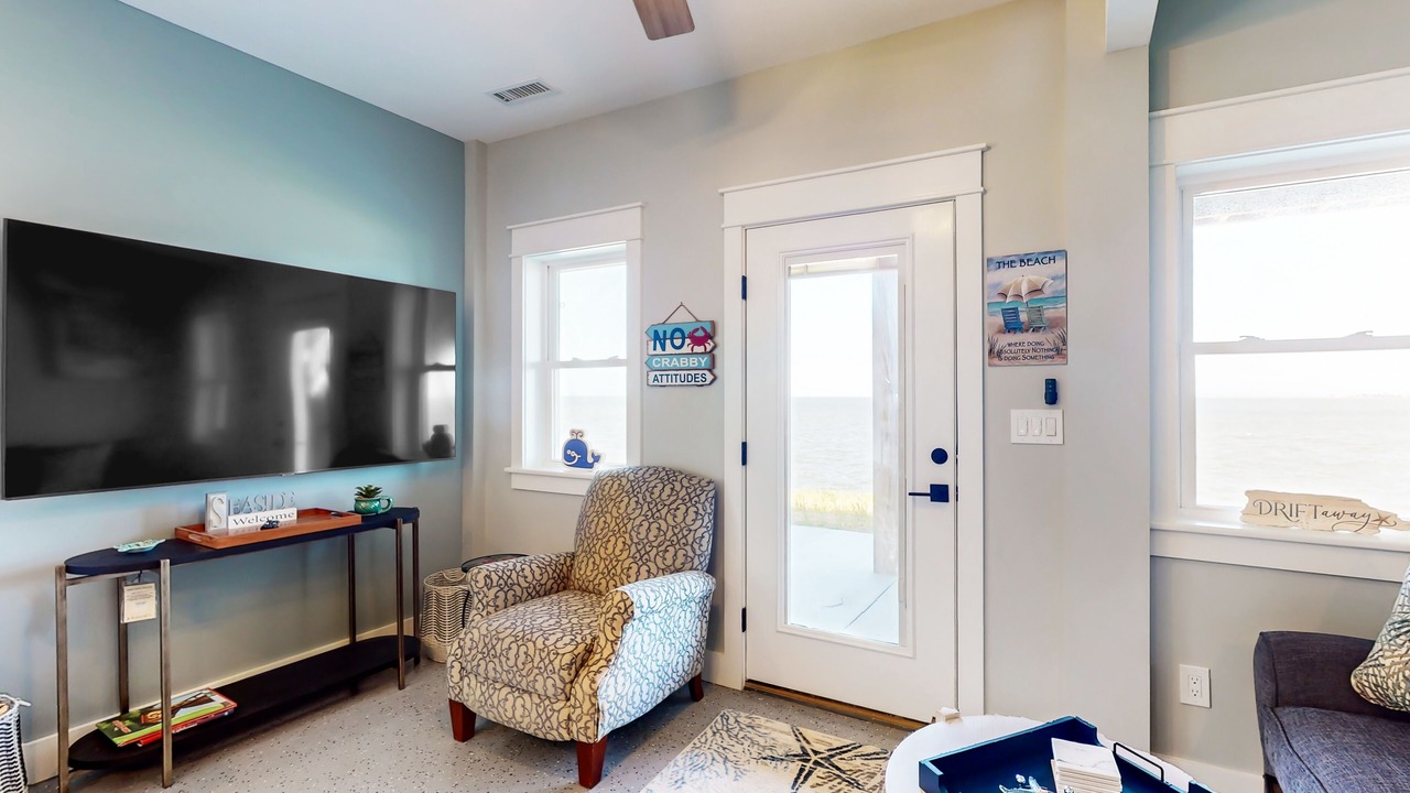 Photo of Livingroom in Colington Harbour