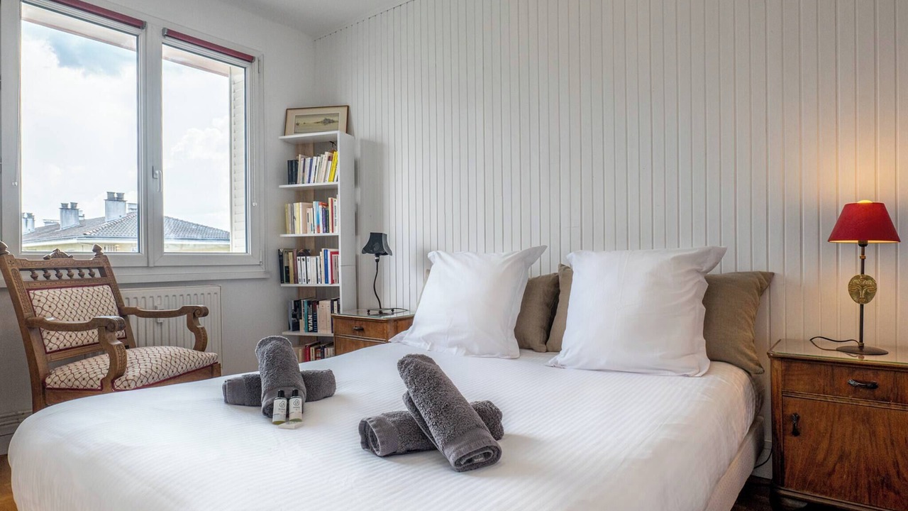 Photo of Bedroom in Novel