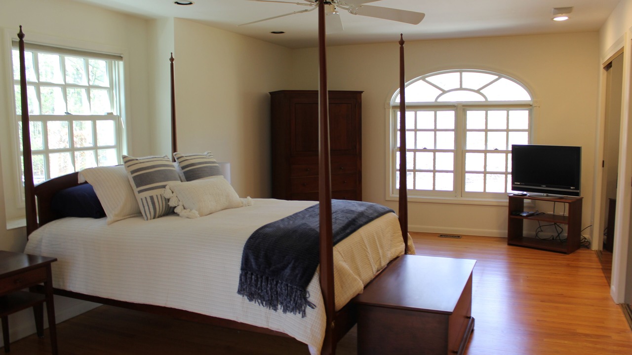 Photo of Bedroom in Northwest Harbor