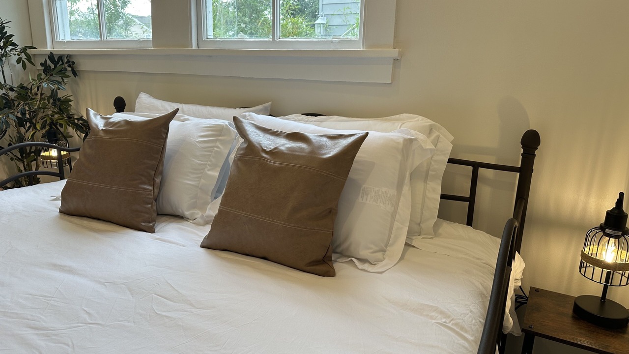 Photo of Bedroom in Mid-City