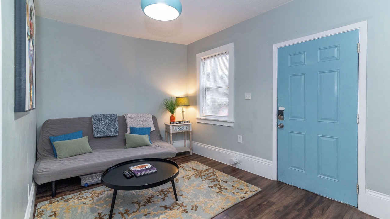 Photo of Livingroom in Irish Channel