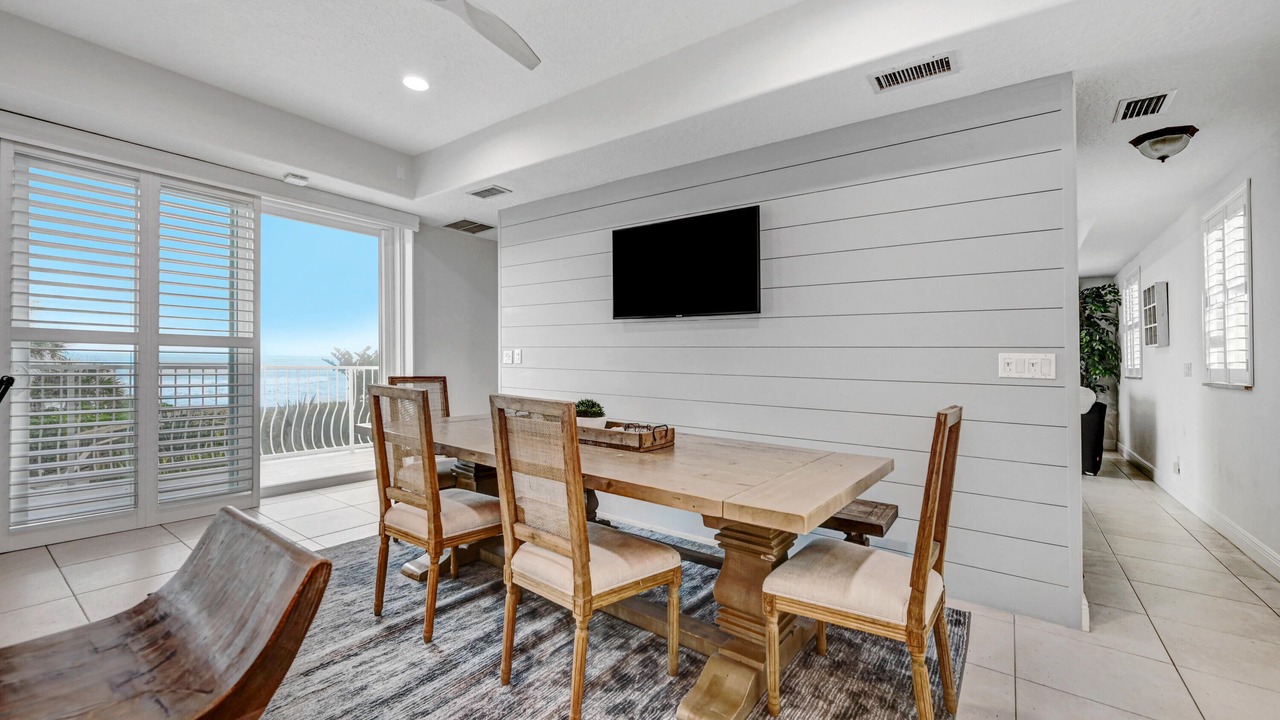 Photo of Bedroom in Sunnyland Beach