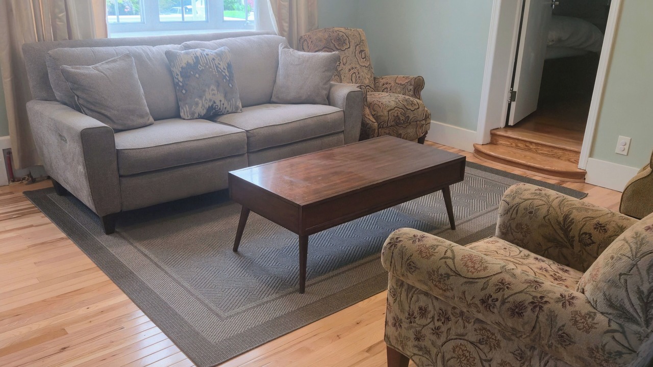 Photo of Livingroom in Teaneck