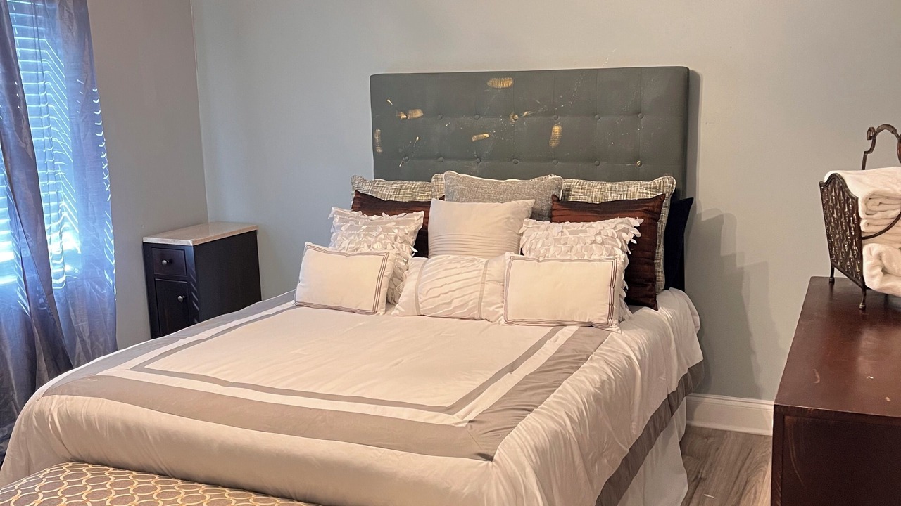 Photo of Bedroom in Kenner - Louis Armstrong International Airport