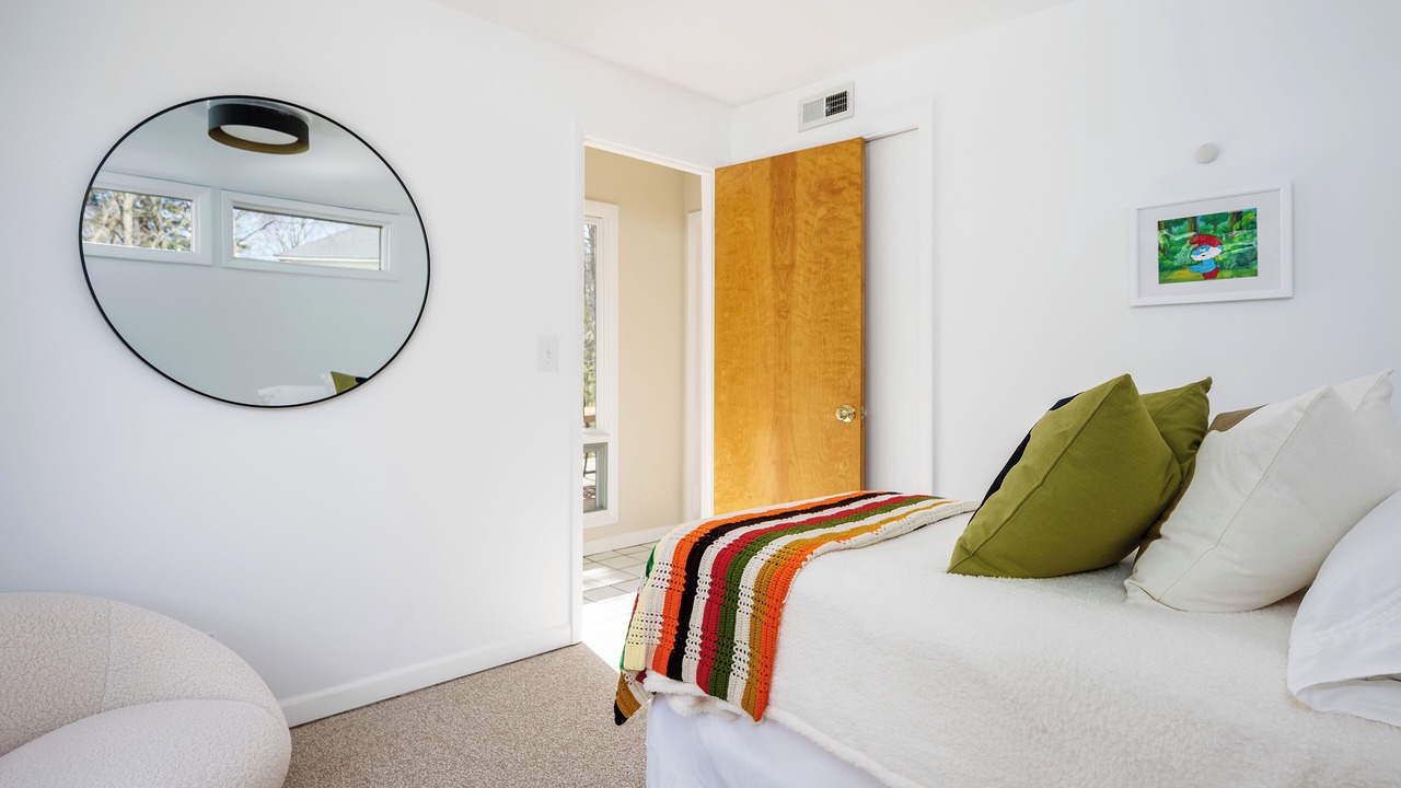 Photo of Bedroom in Northport