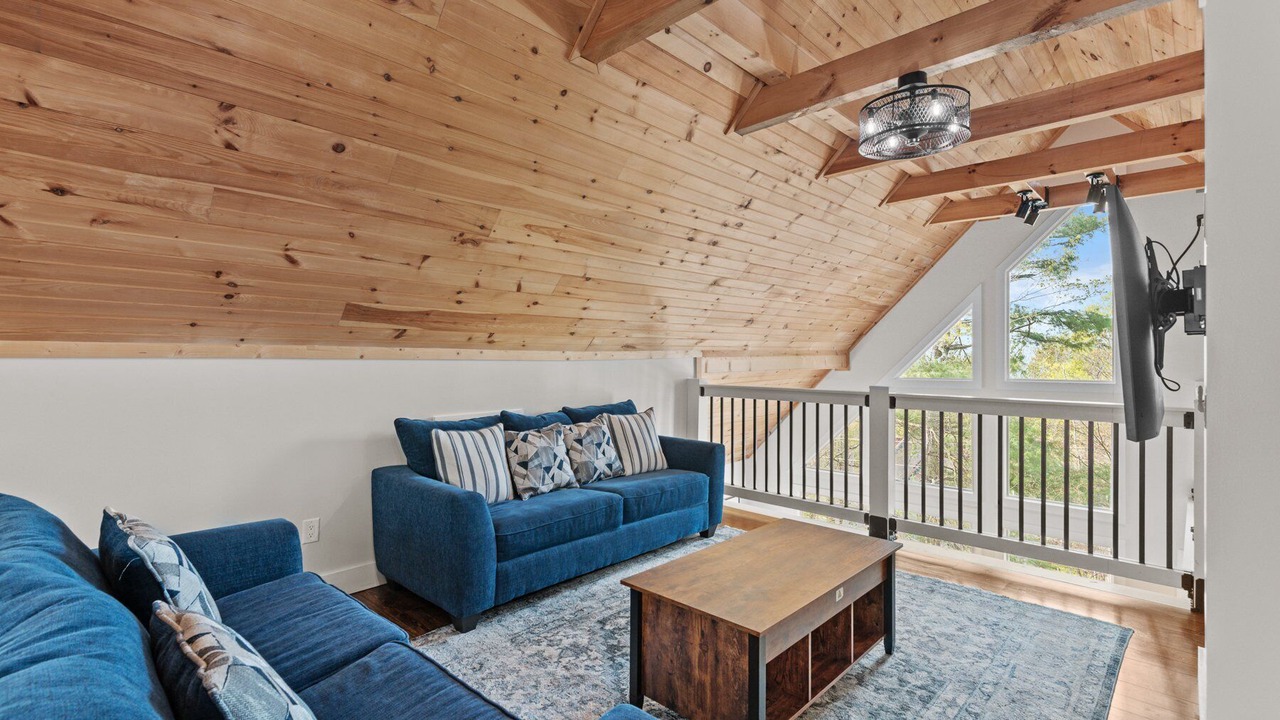 Photo of Livingroom in Charter Hills
