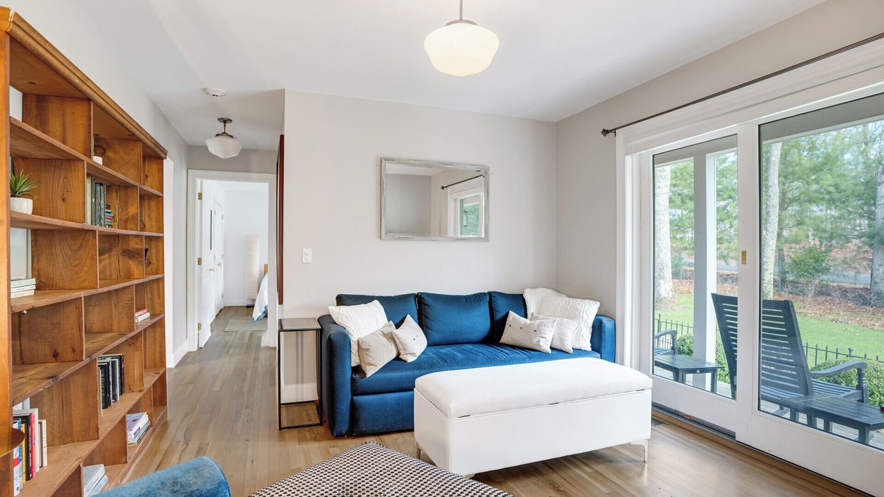 Photo of Livingroom in Northwest Harbor