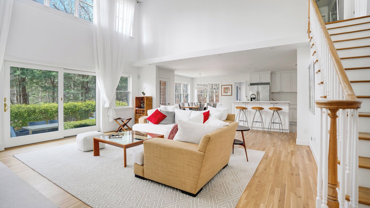 Photo of Livingroom in Northwest Harbor