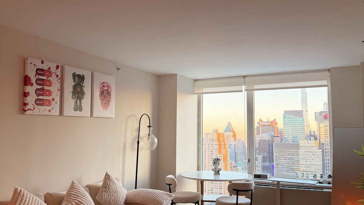 Photo of Livingroom in Midtown