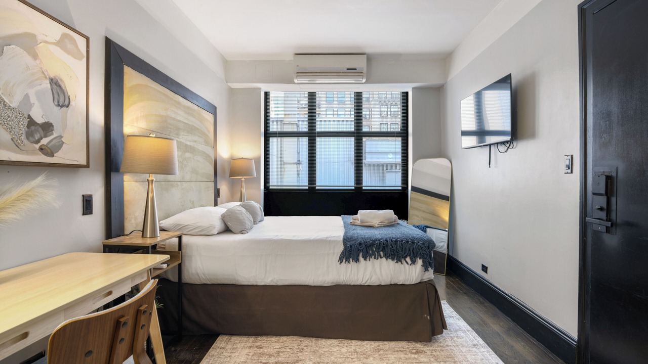 Photo of Bedroom in Midtown East