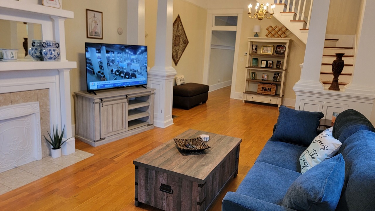 Photo of Livingroom in East Carrollton