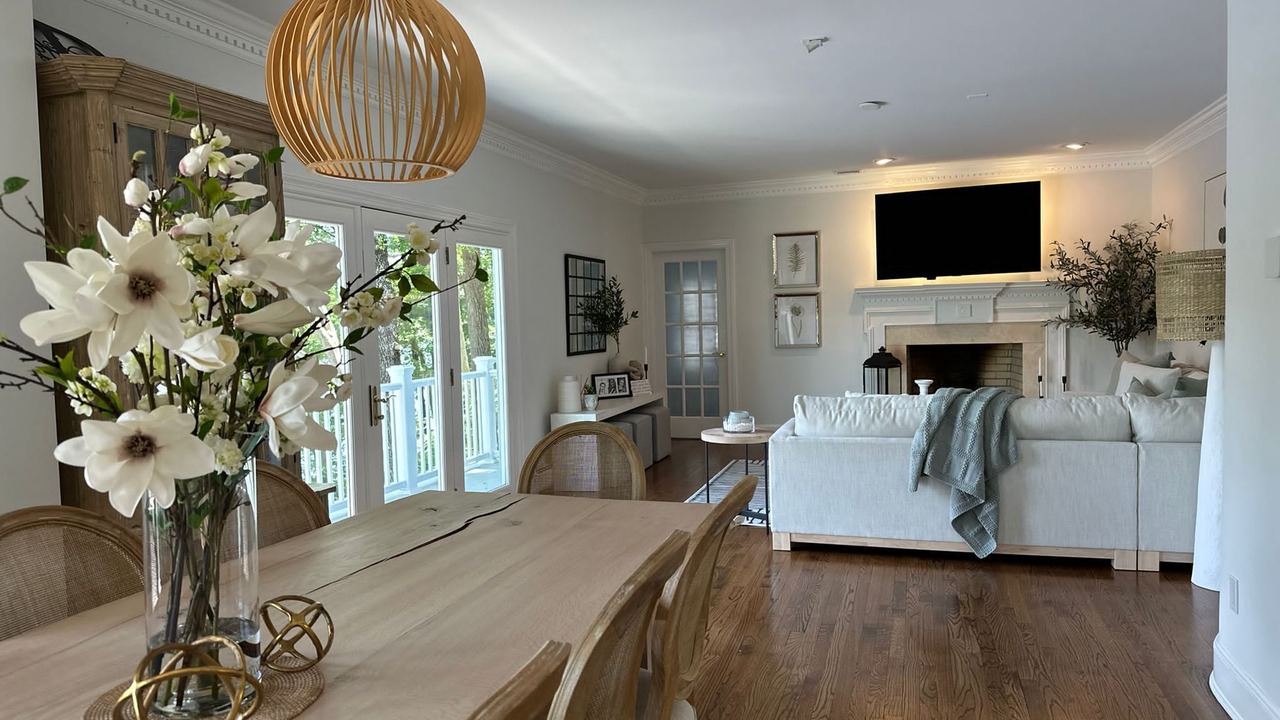 Photo of Livingroom in Trumbull