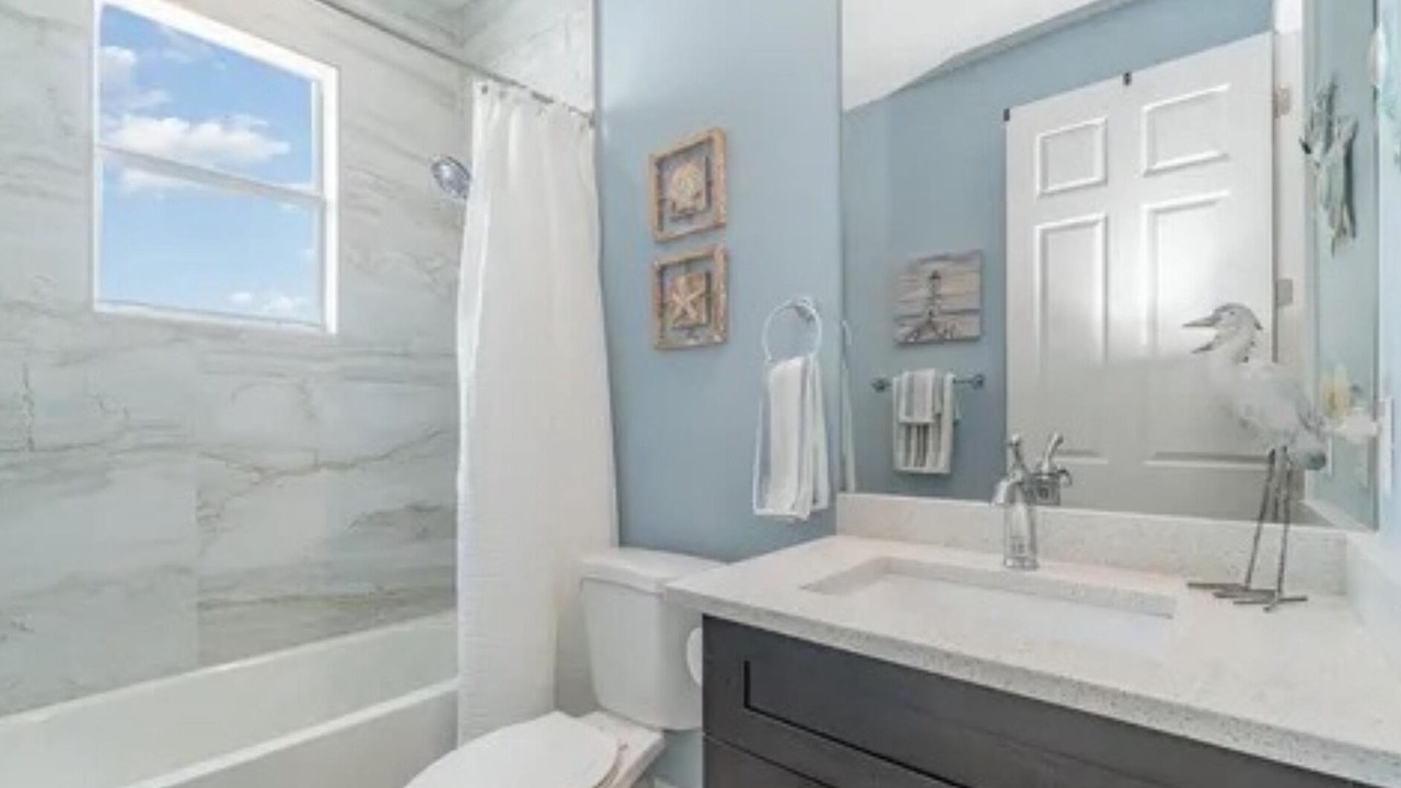 Photo of Bathroom in Trafalgar