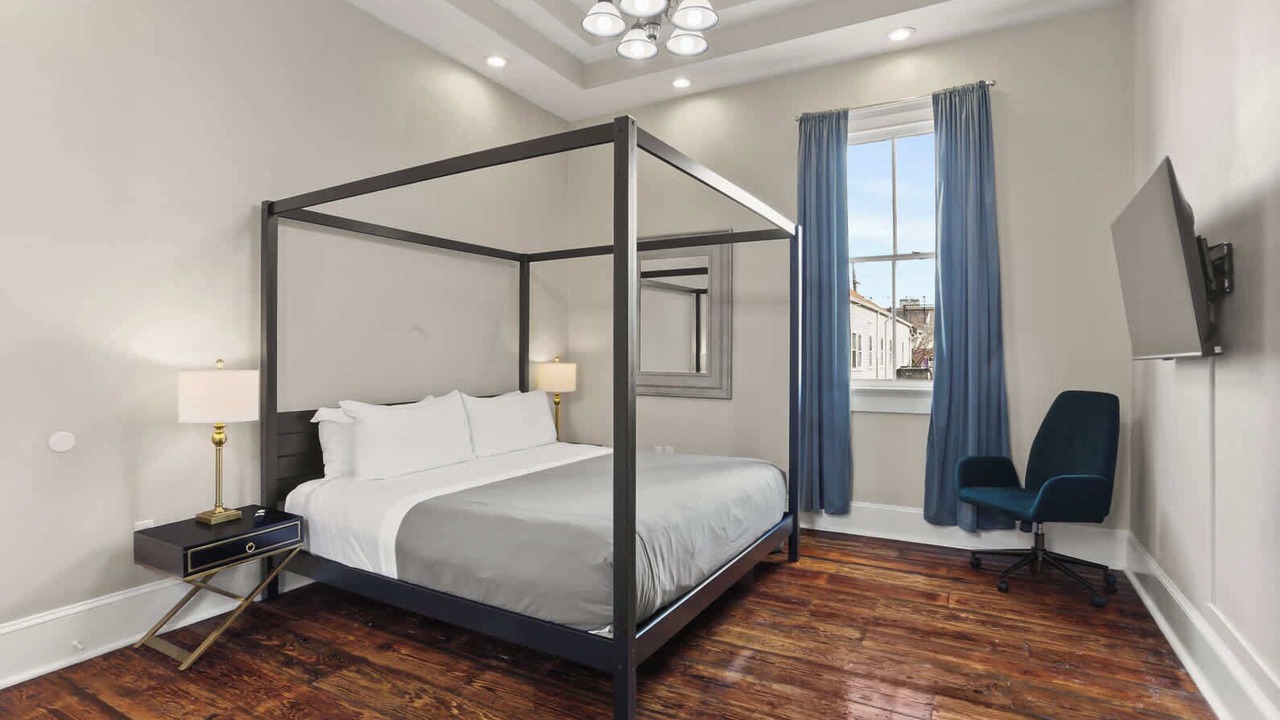 Photo of Bedroom in Mid-City