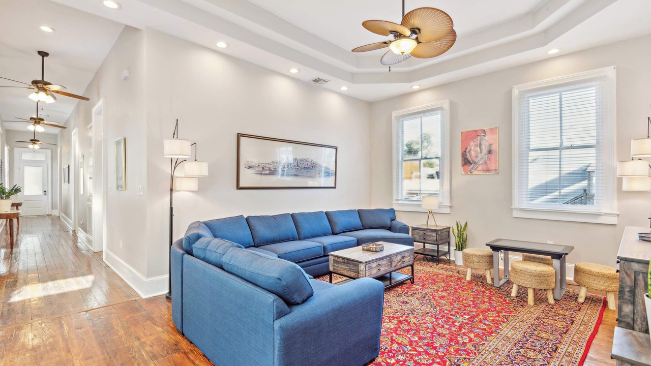 Photo of Livingroom in Mid-City