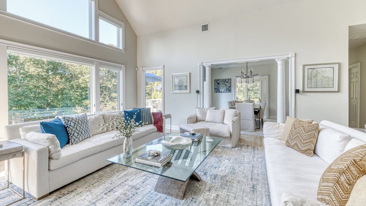 Photo of Livingroom in Northwest Harbor