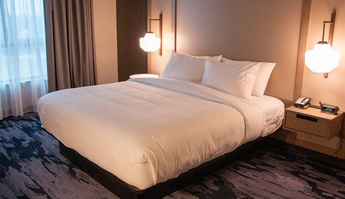 Room, 1 King Bed, Hearing Accessible (Accessible Bathtub)