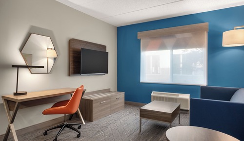 Suite, 1 King Bed, Accessible (Mobility, Accessible Tub)