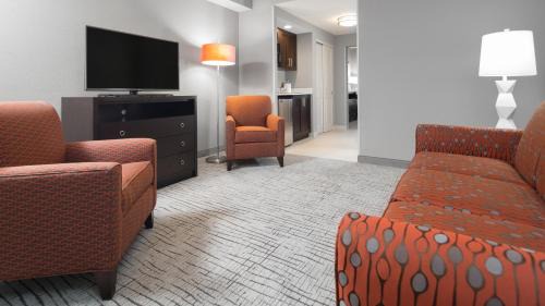 Junior King Suite - Non-Smoking
