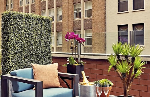 Financial District Hotel | Your Relaxing Getaway Awaits! Short Drive to South Street SeaPort & Battery Park