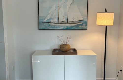 Greenwich Apartment | Boutique Stay 2C in Heart of Downtown