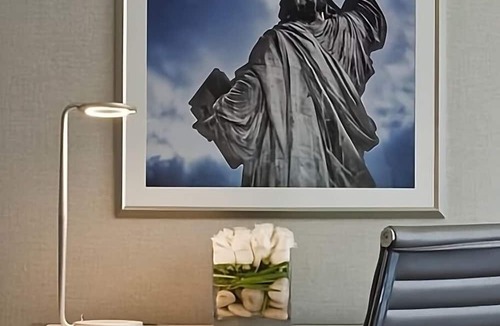 Central Park South Hotel | Hidden Gem in the Heart of Times Square! 3 Classy Units Minutes to Central Park!